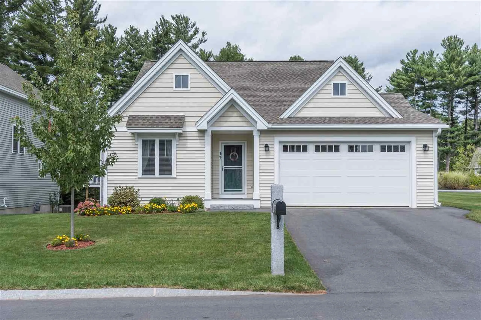 17 Adelaide Avenue Nashua NH 03064