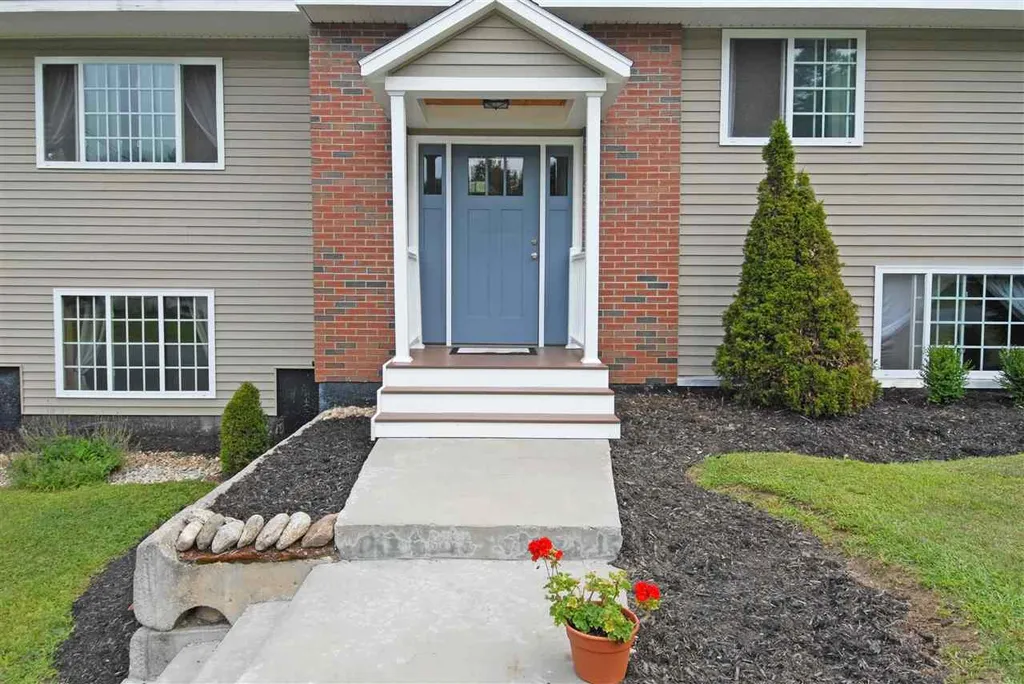 10 Lorraine Street Newport NH 03773