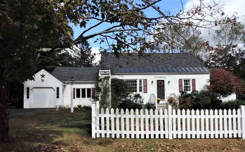 47 Middle Road Brentwood NH 03833