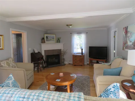 47 Middle Road Brentwood NH 03833