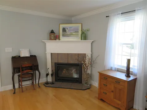47 Middle Road Brentwood NH 03833