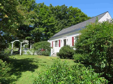 47 Middle Road Brentwood NH 03833