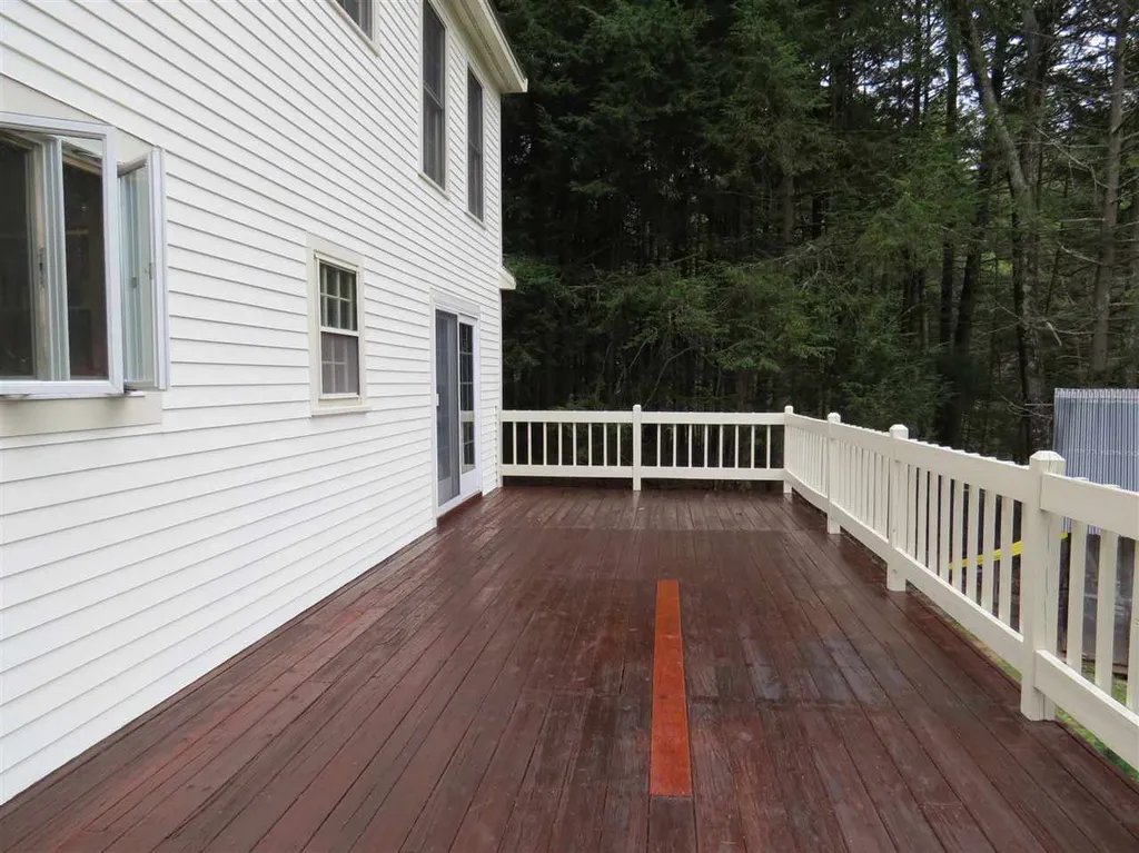 13 Brookhaven Road Kingston NH 03848