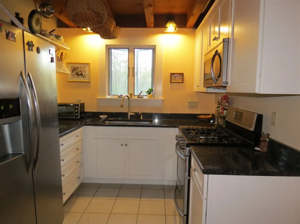 13 Brookhaven Road Kingston NH 03848
