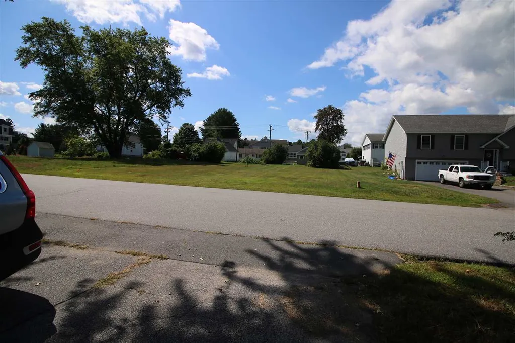 20 Pinehurst Avenue Derry NH 03038