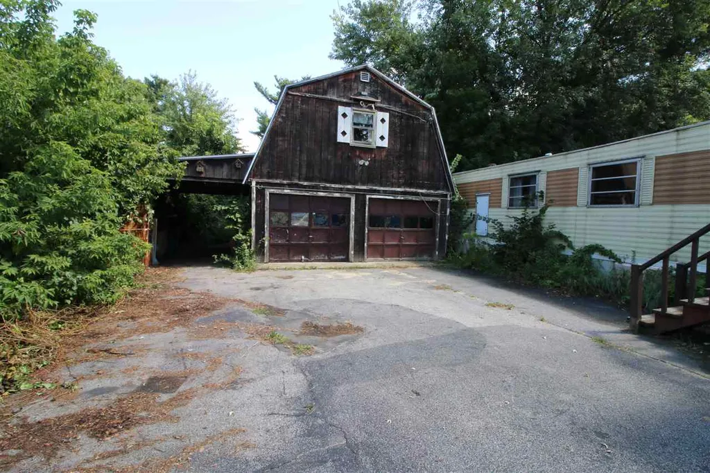 20 Pinehurst Avenue Derry NH 03038
