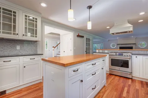 17 Goodwin Road Hampton Falls NH 03844