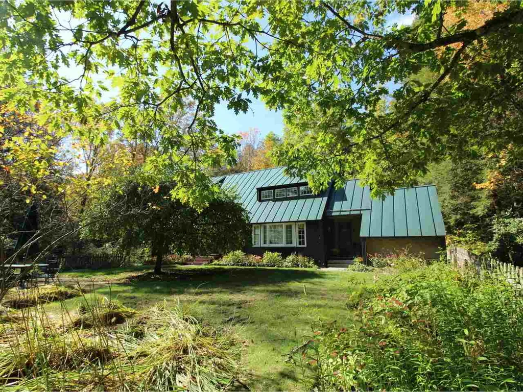 61 Pettingill Road Essex VT 05452