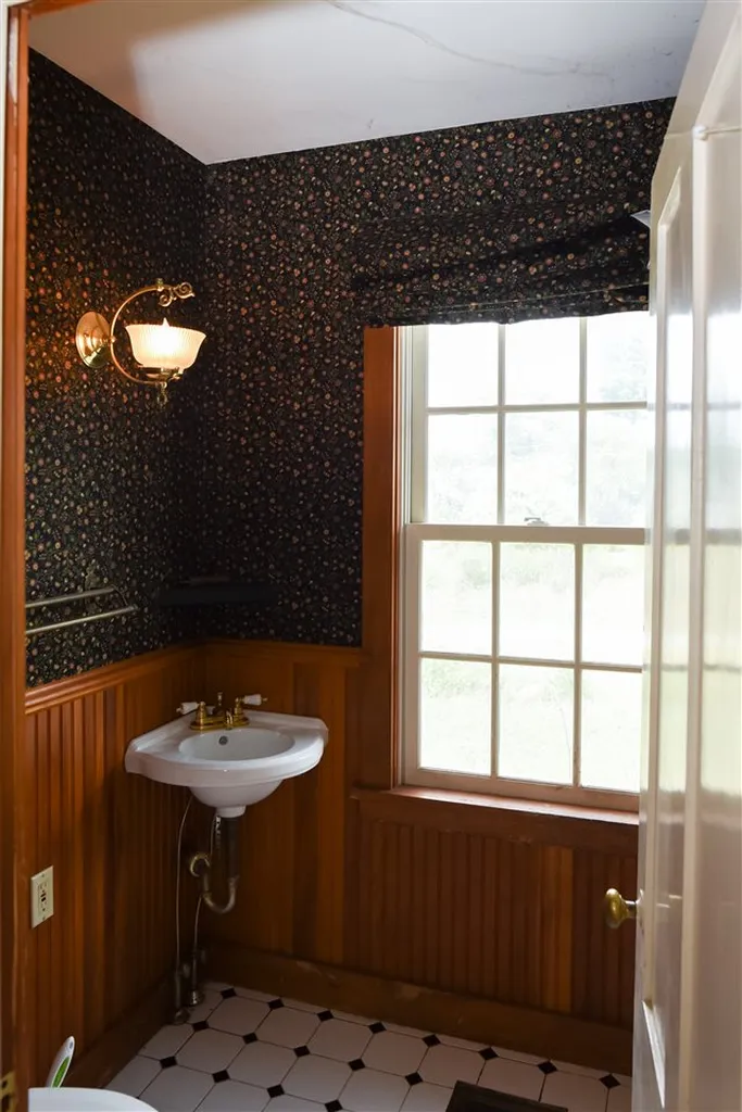 2 Bedford Road Piermont NH 03779