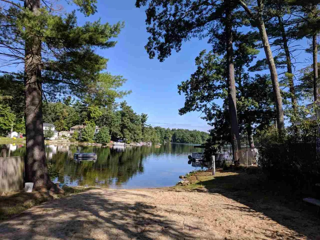 9 Andover Street Pelham NH 03076