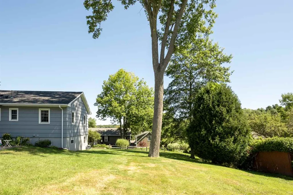 40 Dion Avenue Kittery ME 03904