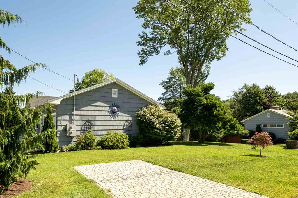 40 Dion Avenue Kittery ME 03904