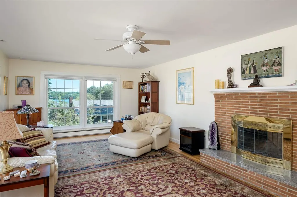 40 Dion Avenue Kittery ME 03904