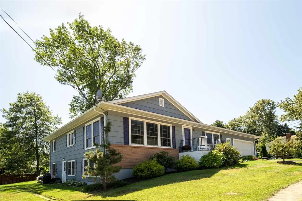 40 Dion Avenue Kittery ME 03904