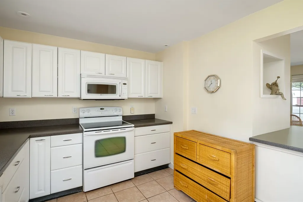40 Dion Avenue Kittery ME 03904