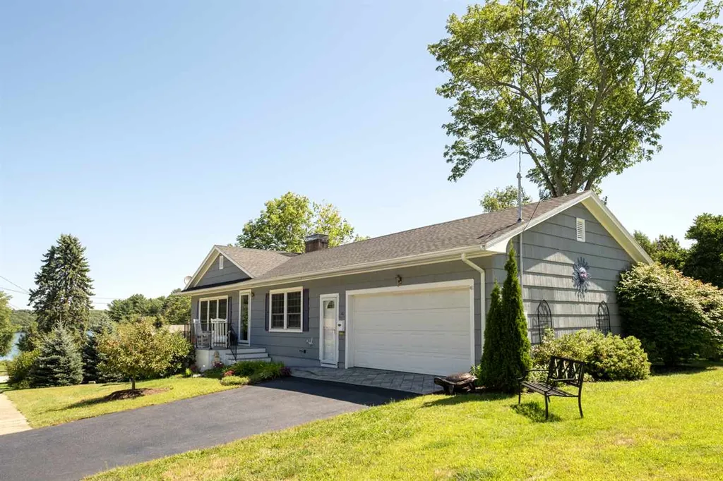 40 Dion Avenue Kittery ME 03904