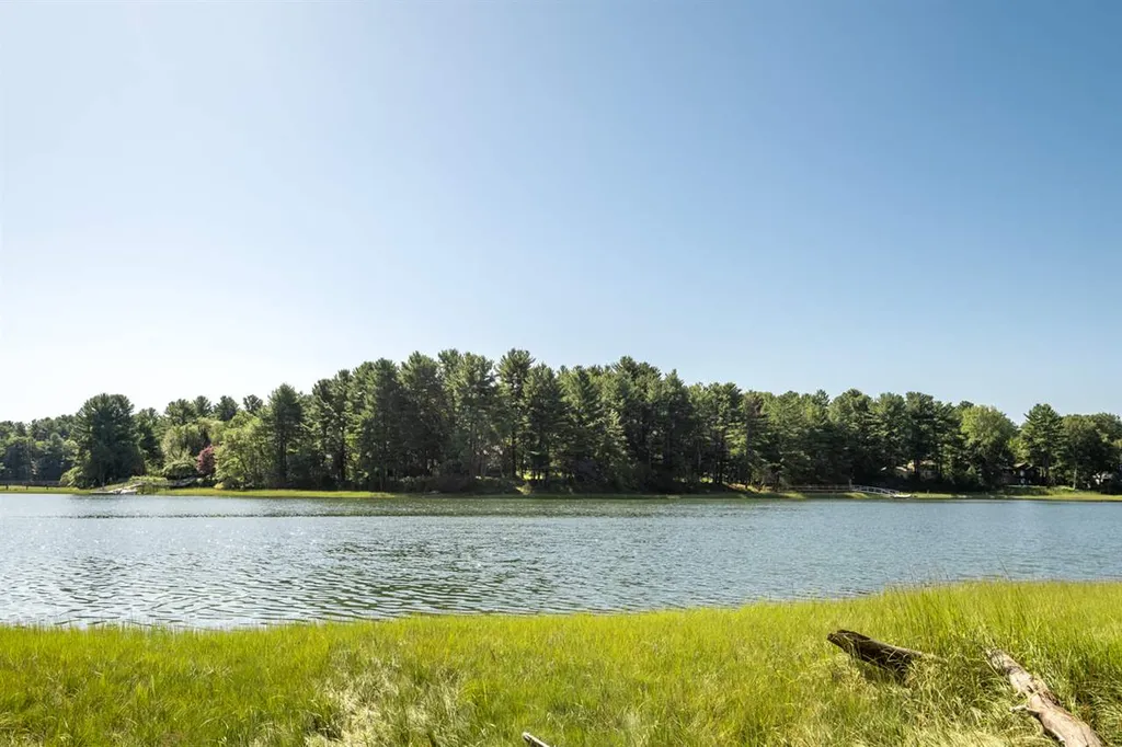 40 Dion Avenue Kittery ME 03904