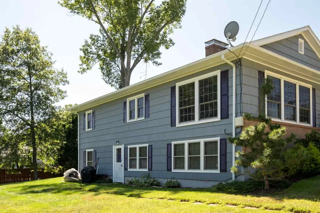 40 Dion Avenue Kittery ME 03904