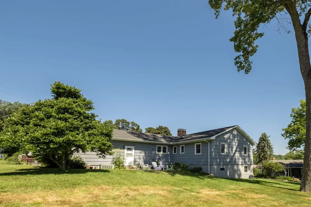 40 Dion Avenue Kittery ME 03904
