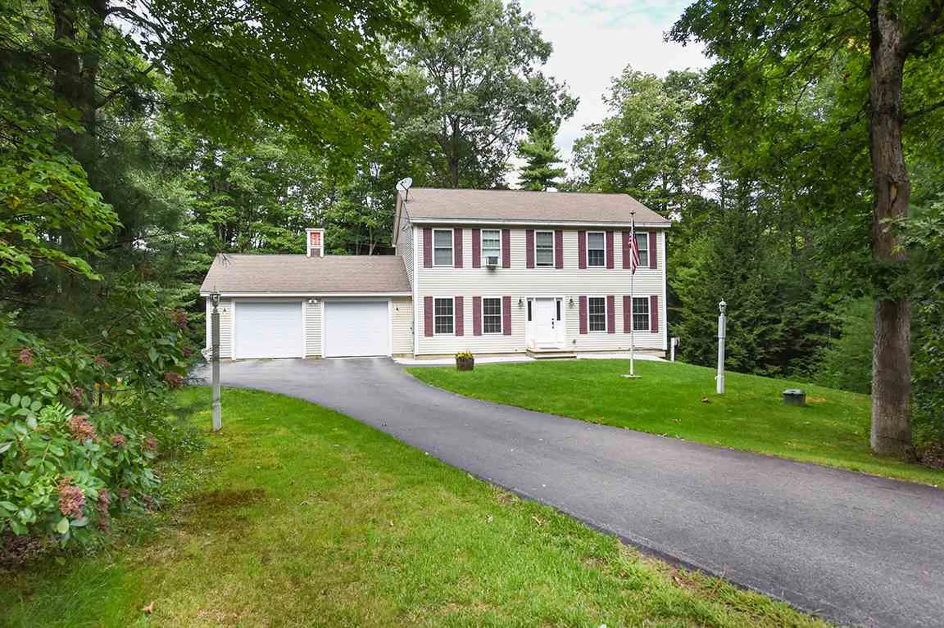 11 Crossman Circle Newton NH 03858