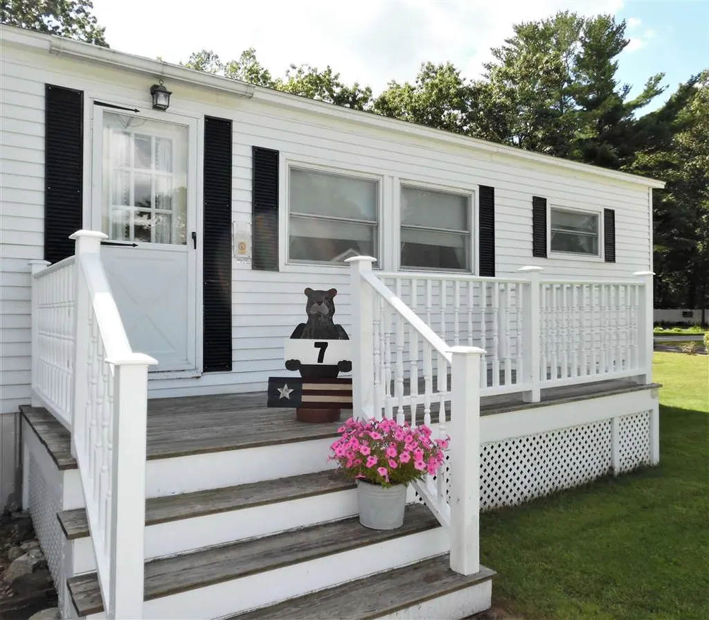 7 Alison Drive Seabrook NH 03874