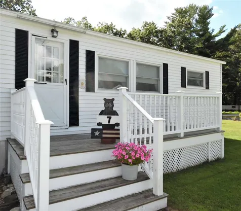 7 Alison Drive Seabrook NH 03874