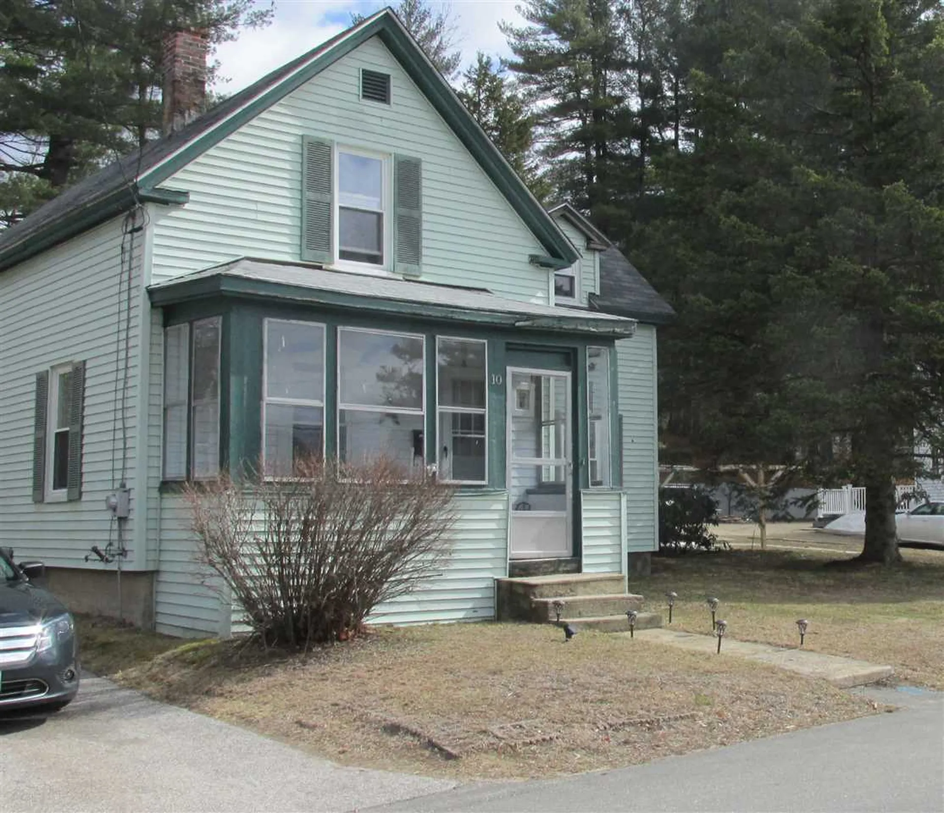 10 Florence Street Derry NH 03038