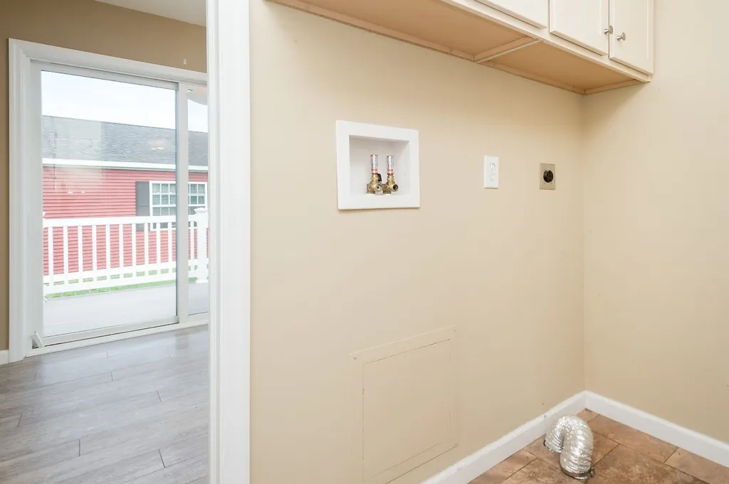 14 Goldenrod Way North Hampton NH 03862