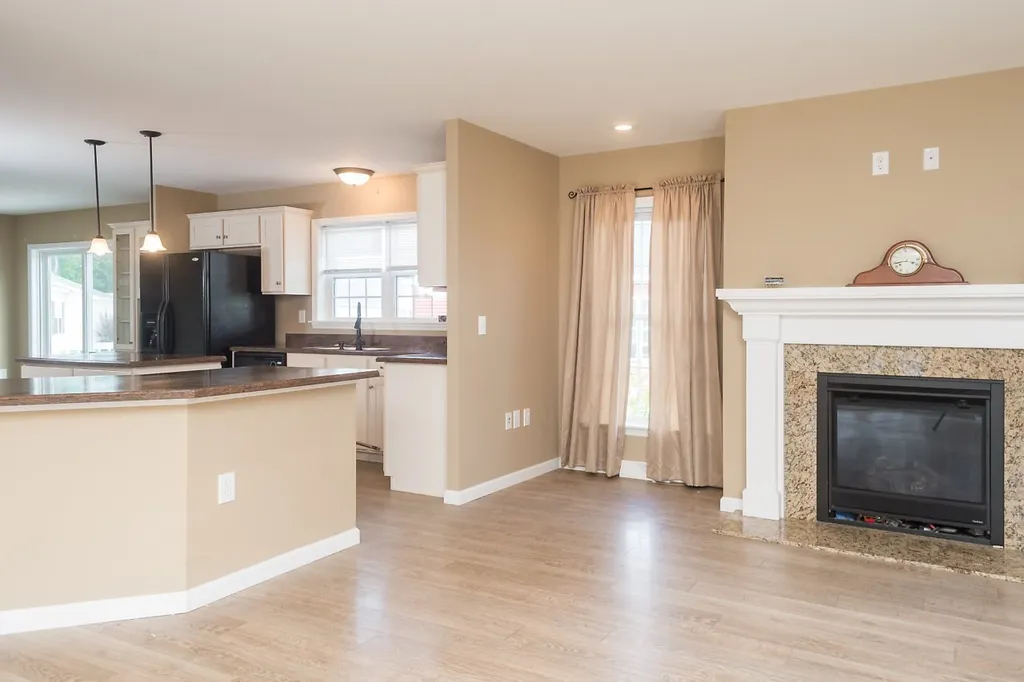 14 Goldenrod Way North Hampton NH 03862