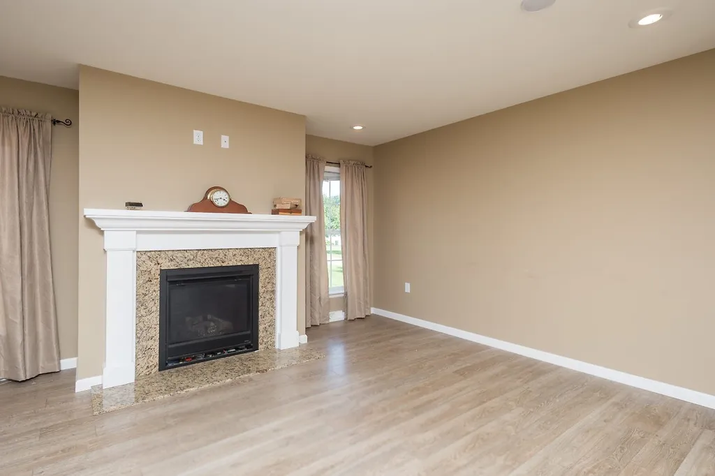 14 Goldenrod Way North Hampton NH 03862