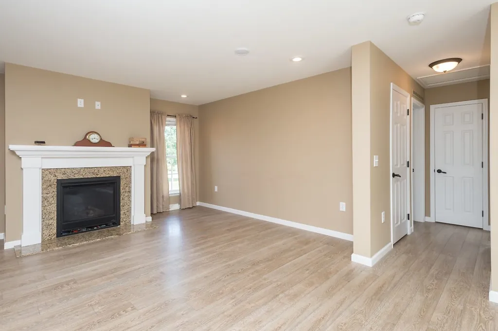 14 Goldenrod Way North Hampton NH 03862
