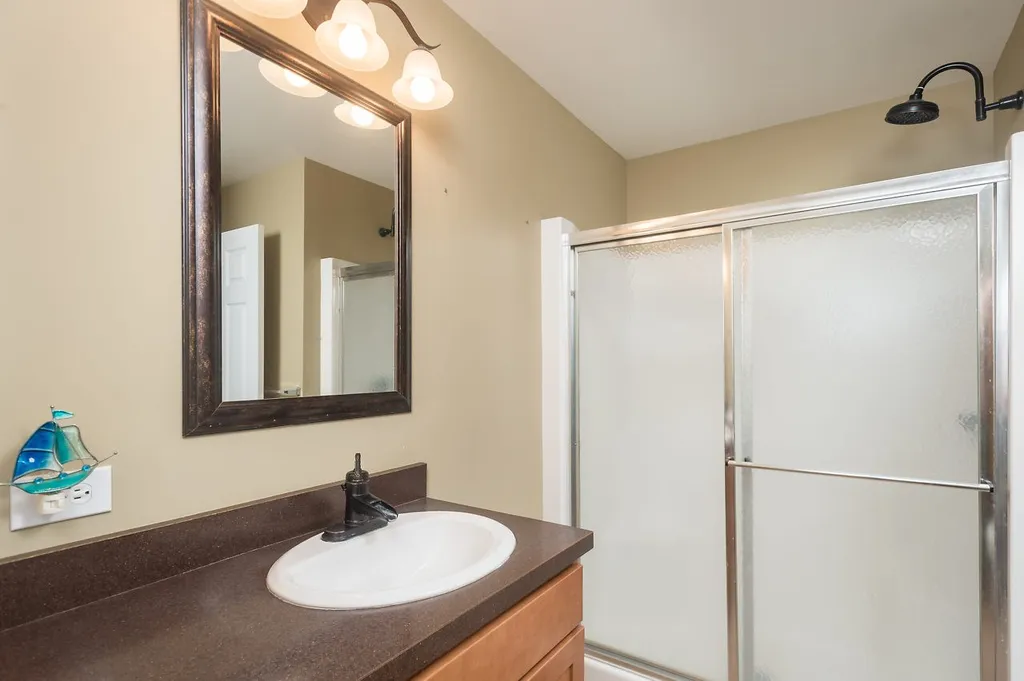 14 Goldenrod Way North Hampton NH 03862