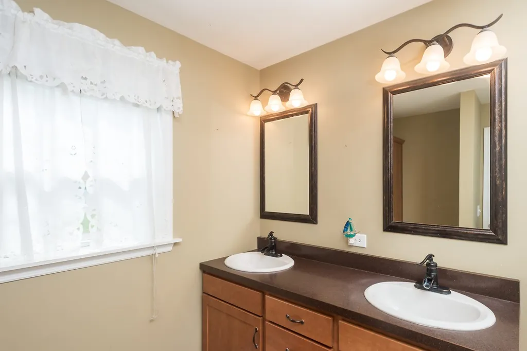 14 Goldenrod Way North Hampton NH 03862