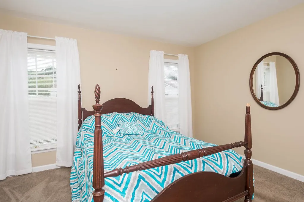14 Goldenrod Way North Hampton NH 03862