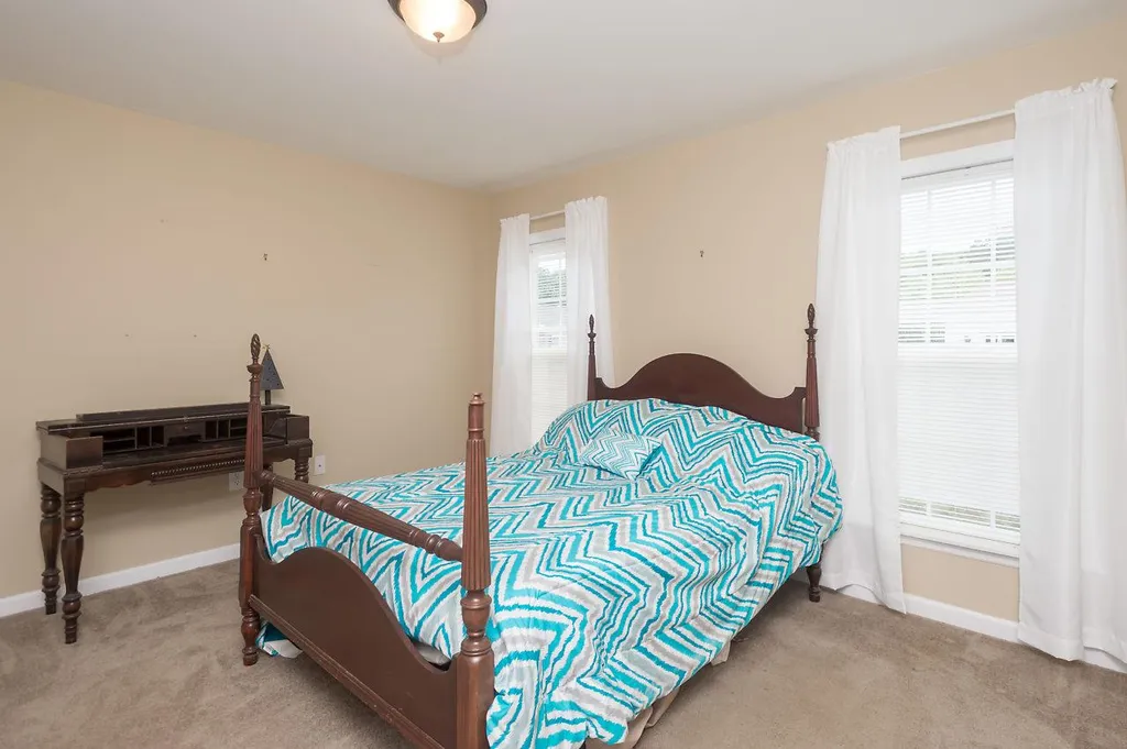 14 Goldenrod Way North Hampton NH 03862