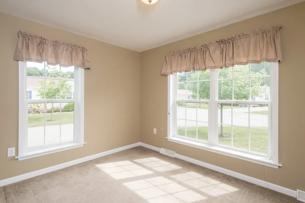 14 Goldenrod Way North Hampton NH 03862