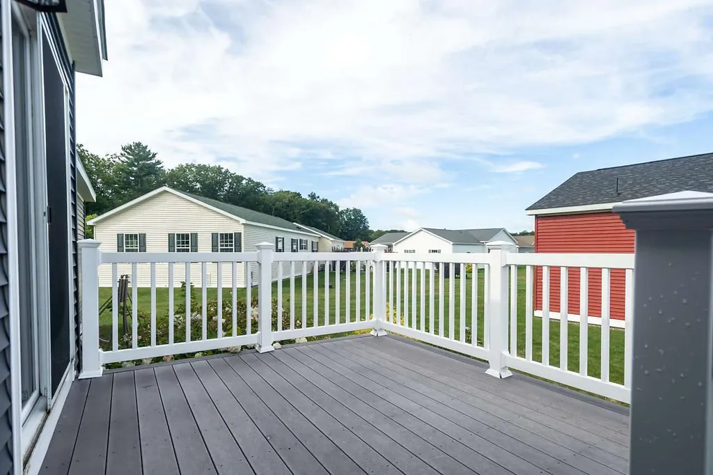 14 Goldenrod Way North Hampton NH 03862