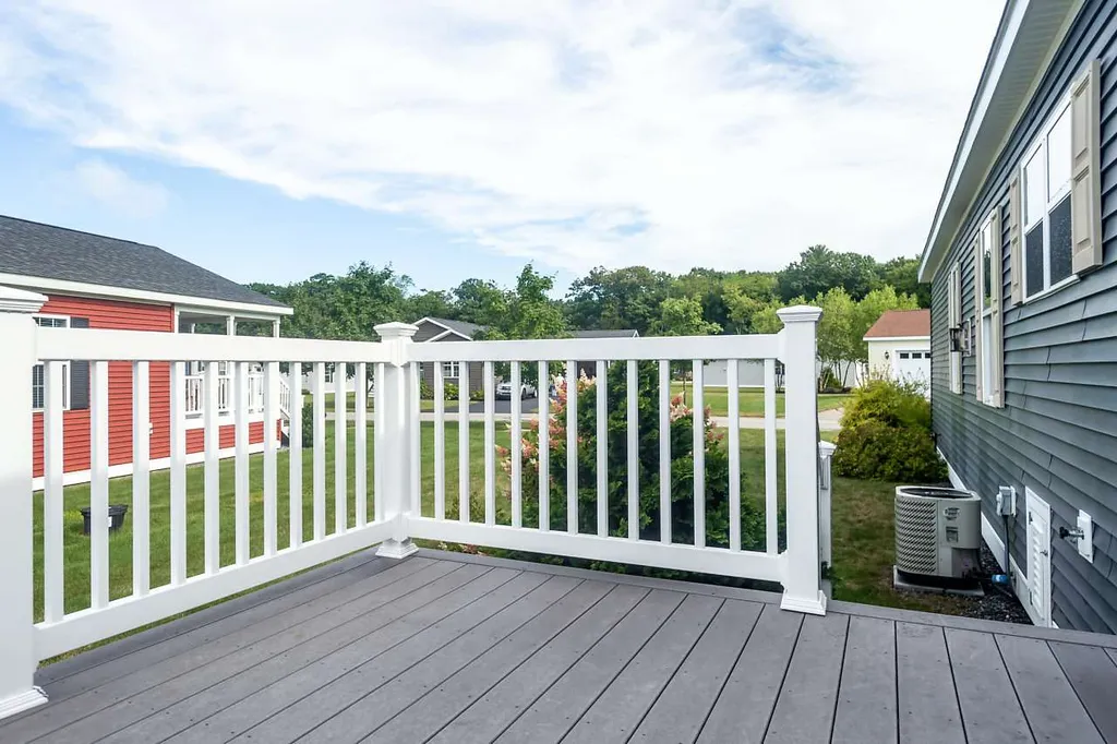 14 Goldenrod Way North Hampton NH 03862