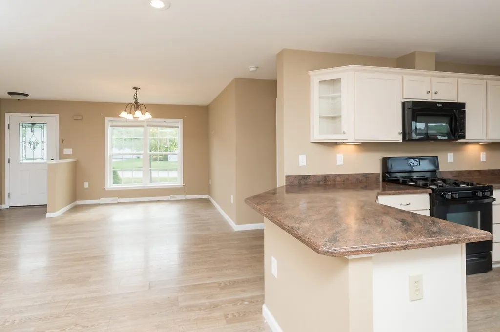 14 Goldenrod Way North Hampton NH 03862