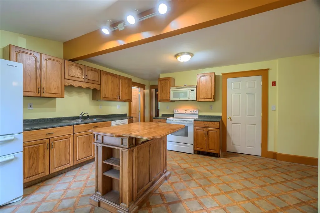 24 Wheeler Street Jaffrey NH 03452