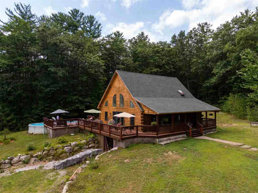 21 Paige Hill Road Goffstown NH 03045