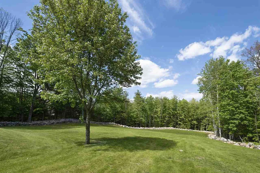 45 Woodhill Hooksett Road Bow NH 03304
