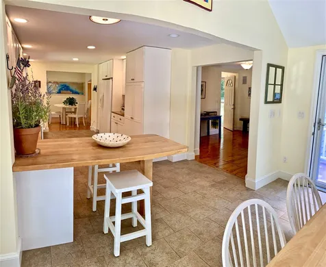 19 Chapel Road North Hampton NH 03862