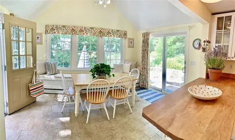 19 Chapel Road North Hampton NH 03862