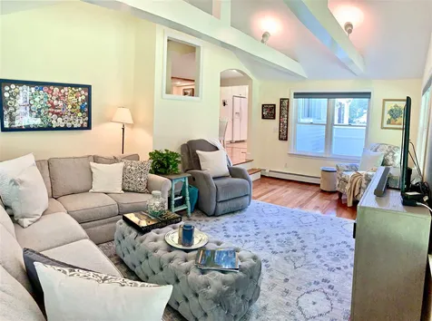 19 Chapel Road North Hampton NH 03862