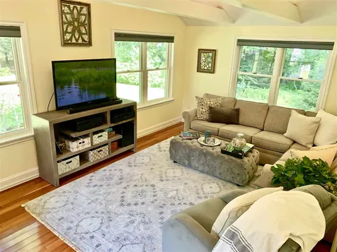 19 Chapel Road North Hampton NH 03862
