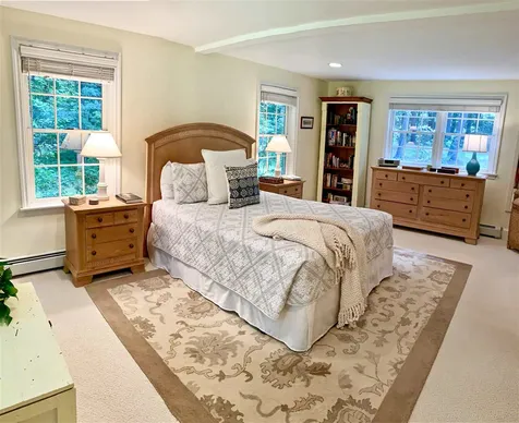 19 Chapel Road North Hampton NH 03862