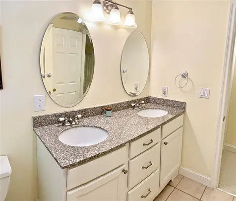 19 Chapel Road North Hampton NH 03862