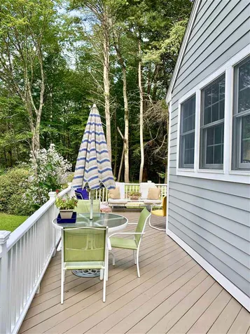 19 Chapel Road North Hampton NH 03862