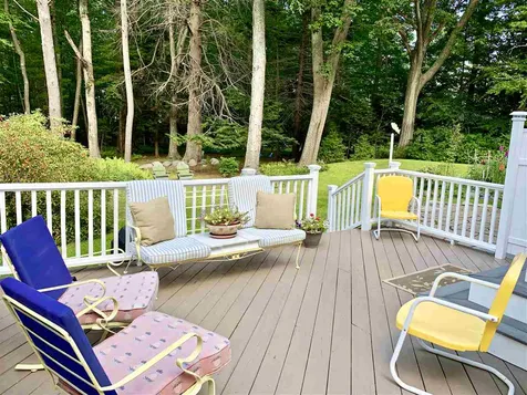 19 Chapel Road North Hampton NH 03862